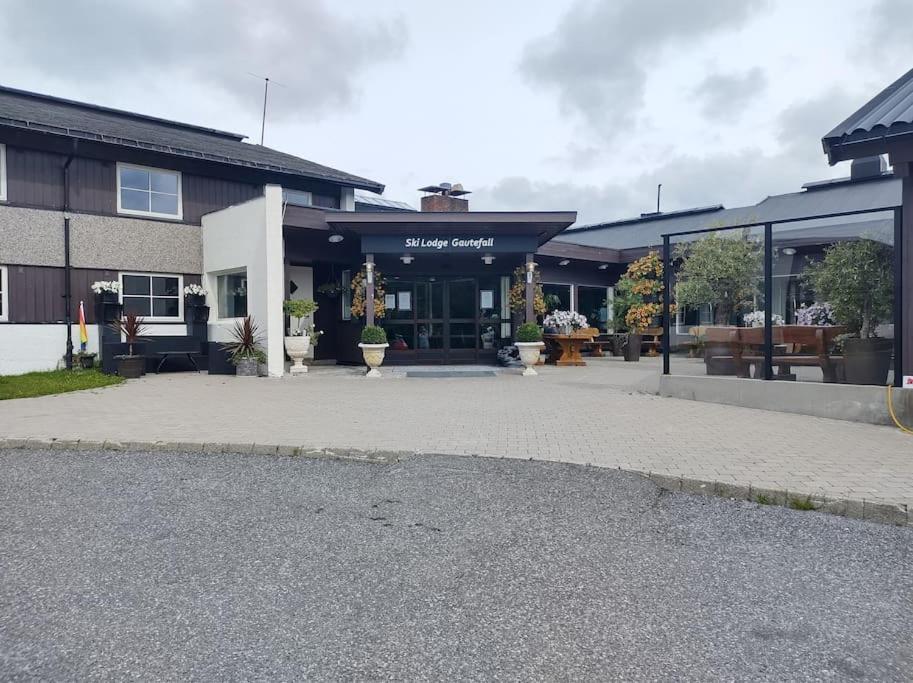 Utleieleilighet 4 Sengeplasser Ski Inn Og Ut Drangedal Exterior foto